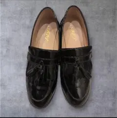 タッセルローファー