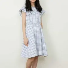 【美品】a.v.v 袖フリルギンガムチェックワンピース 150
