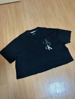 CalvinKleinクロップド丈Tシャツ