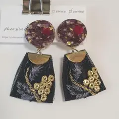 ハンドメイドイヤリング　レジン　大ぶり　刺繍　ゴールド　花　パール　金箔