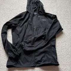 patagonia フーディニ Sサイズ ダークグリーン - メルカリ