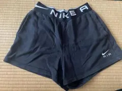 Nike ブラックショートパンツ エアロゴ入り