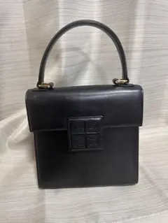 『GIVENCHY ジバンシィ』ハンドバッグ ブラックサイズ22 26〜2710 GIVENCHY ジバンシィ』ハンドバッグ ブラックサイズ22 26〜2710 - メルカリ