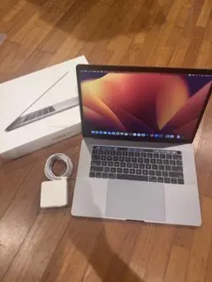 Apple A1707 MacBook Pro 15インチ 1TB