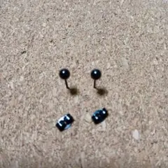 黒のボール型とフープ型ピアスセット4mm