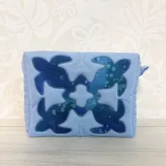 【在庫セール】ハワイアンキルト　スクエアポーチ小　ホヌモチーフ