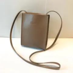 attachant souplesse スマホショルダーバッグ ブラウン