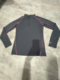 美品　マウンテンハードウェア　ハーフジップ　長袖