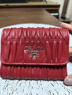 2026年最新】PRADA カラー：レッド系 レディース 三つ折り財布の人気