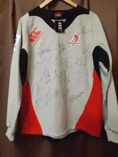 新品未使用 サンウルブズ 選手サイン入り プルオーバー 支給品 ラグビー 新品未使用 サンウルブズ 選手サイン入り プルオーバー 支給品