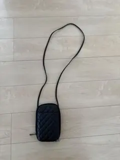 キルティング ブラック スマホショルダーバッグ