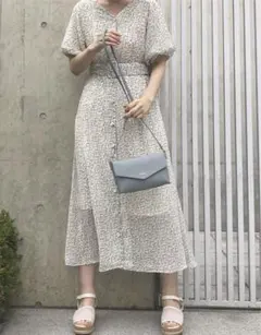 ナイスクラップ　小花柄　レディース　半袖ワンピース　ホワイト　ロングワンピース