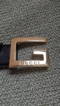 GUCCI グッチ Gマーク 金色バックル 黒 本革 ベルトのサムネイル