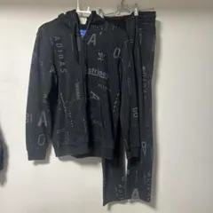 adidas ブラック 総柄 セットアップ