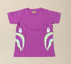 A BATHING APE ベイプサイドシャーク Tシャツ ピンクパープルSのサムネイル