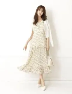 ⭐️新品未使用⭐️リランドチュール　プリーツ小花柄ワンピース