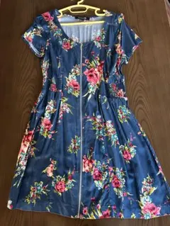 Forever 21 ネイビー花柄ワンピース L/Gのサムネイル