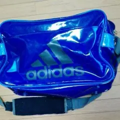 サッカーエナメルバッグアディダスのサムネイル