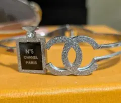 CHANELノベルティ♥️ バングル　レディースブレスレット