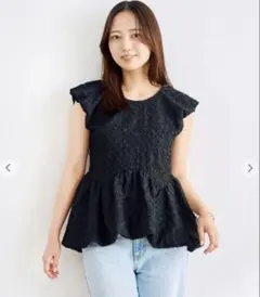 新品タグ付き】COCODEAL ランダムフリルペプラムトップス チャコール
