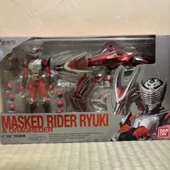 SH Figuarts 仮面ライダー龍騎 & ドラグレッダー