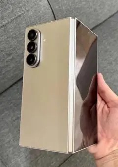 折りたたみ スマホ