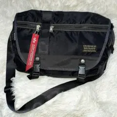 ALPHA INDUSTRIES ブラック ショルダー　メッセンジャーバック