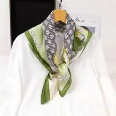 春祭限定 緑と黒のパターンスカーフ 約：70cmx 70cm