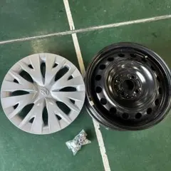 1枚売りトヨタ純正 ホイールキャップ 42602-52620 (4枚あります 
