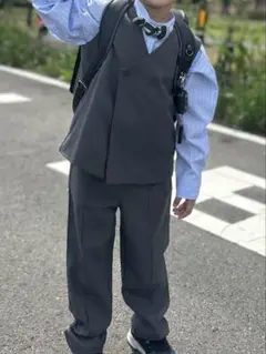 美品　グレー スーツ3点セット男の子　120 130 入学式　卒園式　おしゃれ