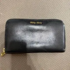 miu miu ラウンドファスナー長財布 ブラックのサムネイル