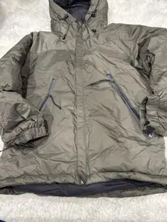 オリーブグリーンダウンジャケット