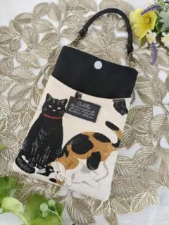 にゃんこだらけのスマホショルダー ハンドメイド　スマホケース ネコ　黒猫　三毛猫