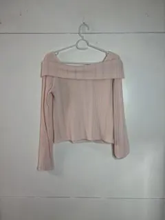 amood オフショルダー