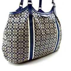 COACH　トートバック　シグネチャー　キャンバス　レザー　肩掛けのサムネイル
