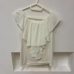 ホワイト フリル付き 半袖トップス