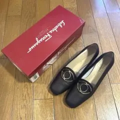 訳あり美品　フェラガモ フラットシューズのサムネイル