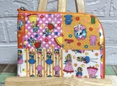 ハンドメイド　昭和レトロガール柄のマルチポーチ