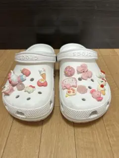 【美品】クロックス サンダル ホワイト デコレーション付きHello Kittyのサムネイル
