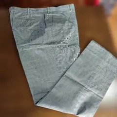 ◎　ユニクロ　UNIQLO　グレーのチェック柄スラックス　ウエスト95