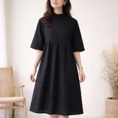 美品 ista-ire フリルネック ワンピース 黒　膝下 ゆったり 体型カバー