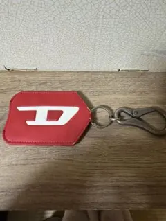 DIESEL キーホルダー レッド　カードケース　スプレーケース