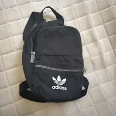 adidas 黒 バックパックのサムネイル