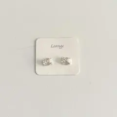 Pippi Leange 貼るだけピアス リボン
