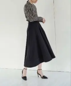 CLANE DOUBLE CLOTH VOLUME SKIRT（ブラック）