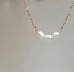 1713 リラックス効果✨️✨️　淡水パール　ケシパールネックレス 3粒