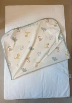 ベビー 固綿敷布団 赤ちゃん　マットレス 2つ折タイプ & 防水シーツ付き