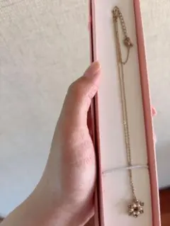 【新品未使用】雪の結晶モチーフ ゴールド ネックレス