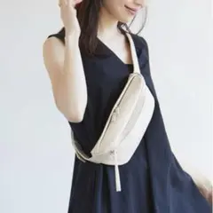 【美品】TOPKAPI フェイクレザー ステッチワーク ボディバッグ クリーム