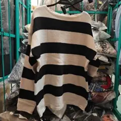オーバーサイズ黒白ストライプニットセーター